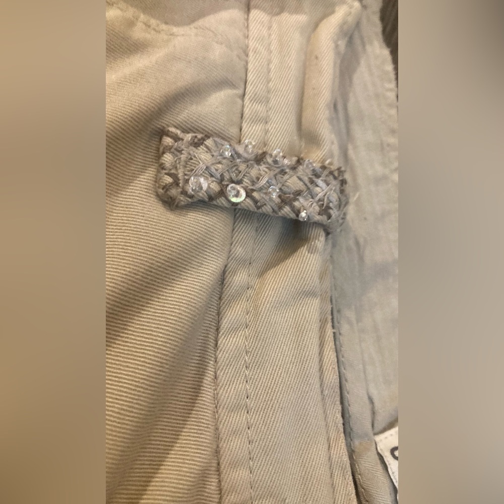 OLD NAVY Women’s size 8 khaki shorts